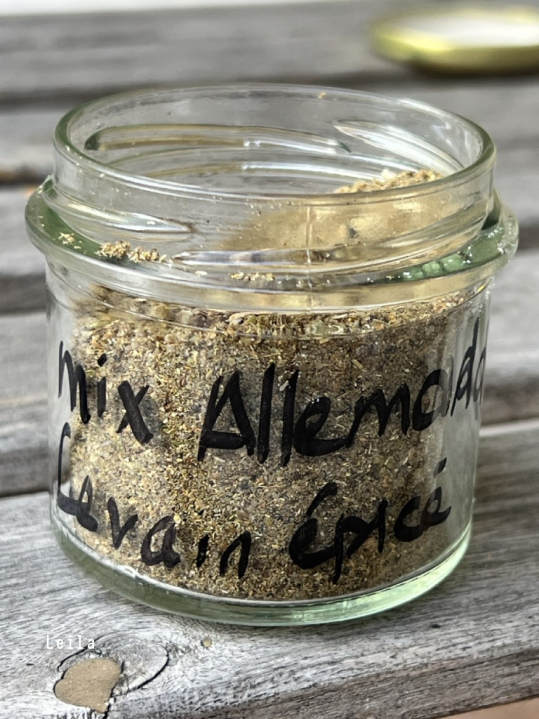 202510051401pot épices.jpeg